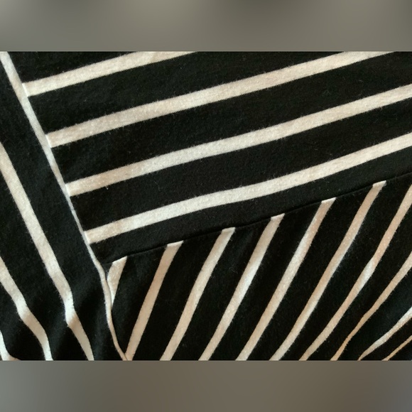 Cable & Gauge Black and White Striped Top - Picture 6 of 9